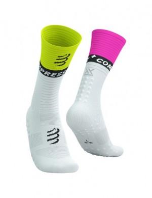 Meias de Corrida Compressport Medio Compression Socks V2.0 Masculino Branco Amarelas Rosa | 19487IRMD