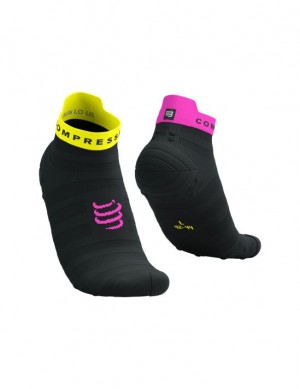 Meias de Corrida Compressport Pro Racing Socks v4.0 Ultralight Run Low Masculino Pretas Amarelas Rosa | 82971ALCY