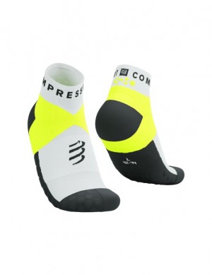 Meias de Corrida Compressport Ultra Trilha Low Socks Masculino Branco Amarelas | 51478SUGF