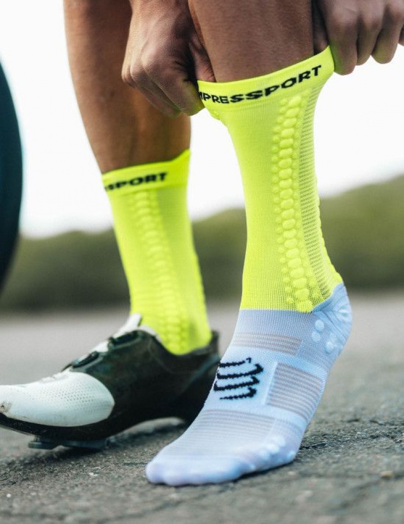 Cycling Socks Compressport Pro Racing Socks v4.0 Bike Masculino Branco Amarelas | 89351VMAI