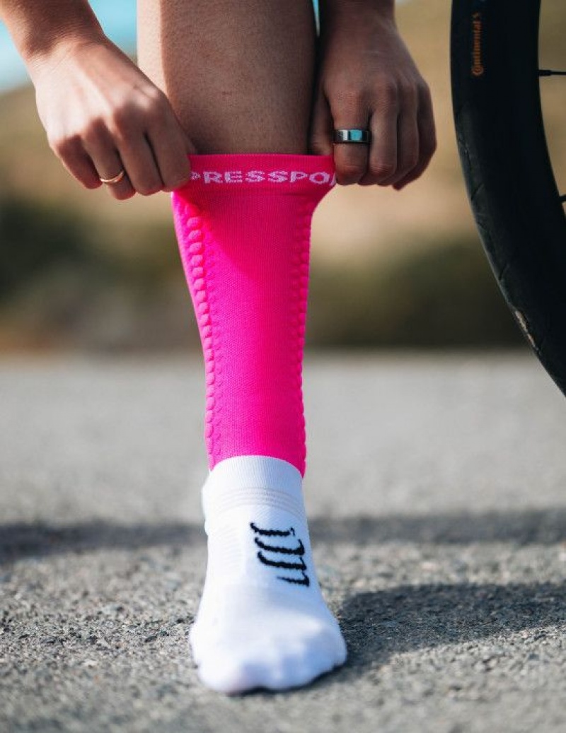 Meias Compressport Pro Racing Socks v4.0 Bike Branco Rosa | 98160KDZB